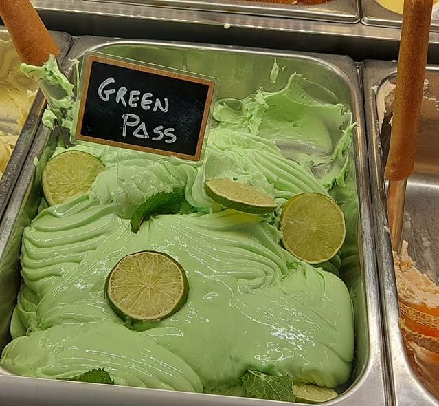 Il green pass diventa un gelato: “Ne facciamo 5 kg al giorno”
