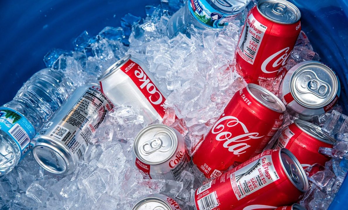 22enne muore dopo aver bevuto 1,5 litri di Coca Cola in 10 minuti