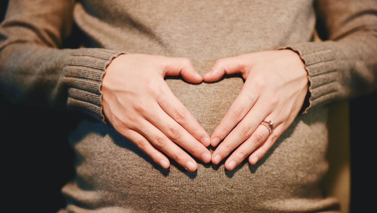Resta incinta nonostante l’intervento per non avere figli, la Asl dovrà mantenere la bimba