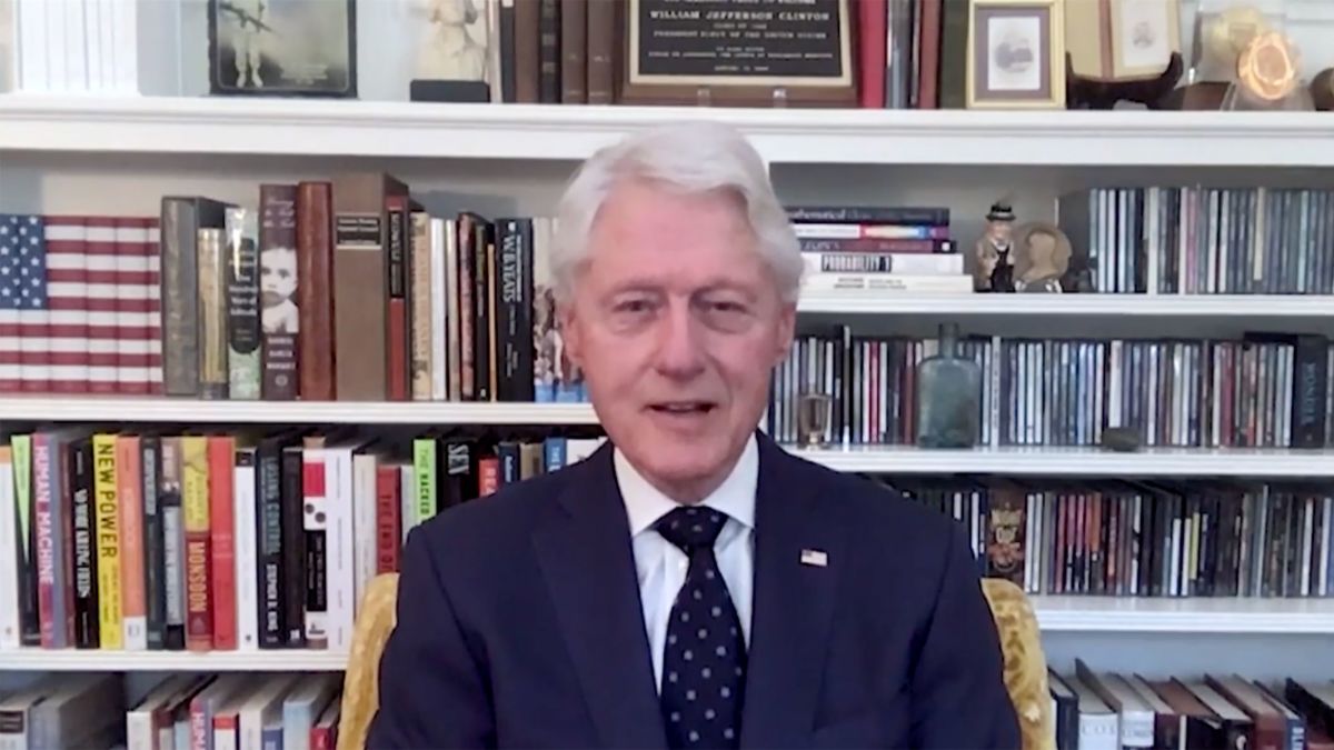 Bill Clinton in terapia intensiva: “Sospetta infezione del sangue”