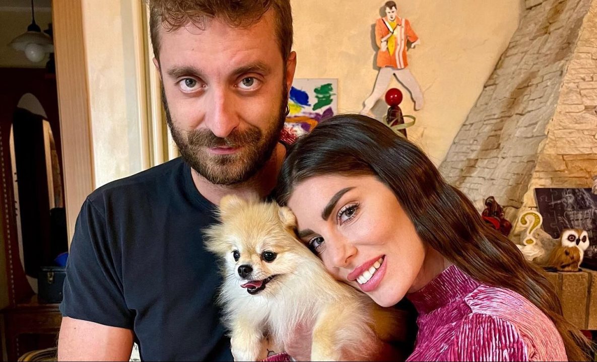 Bianca Atzei becca il fidanzato a letto con un uomo e impazzisce