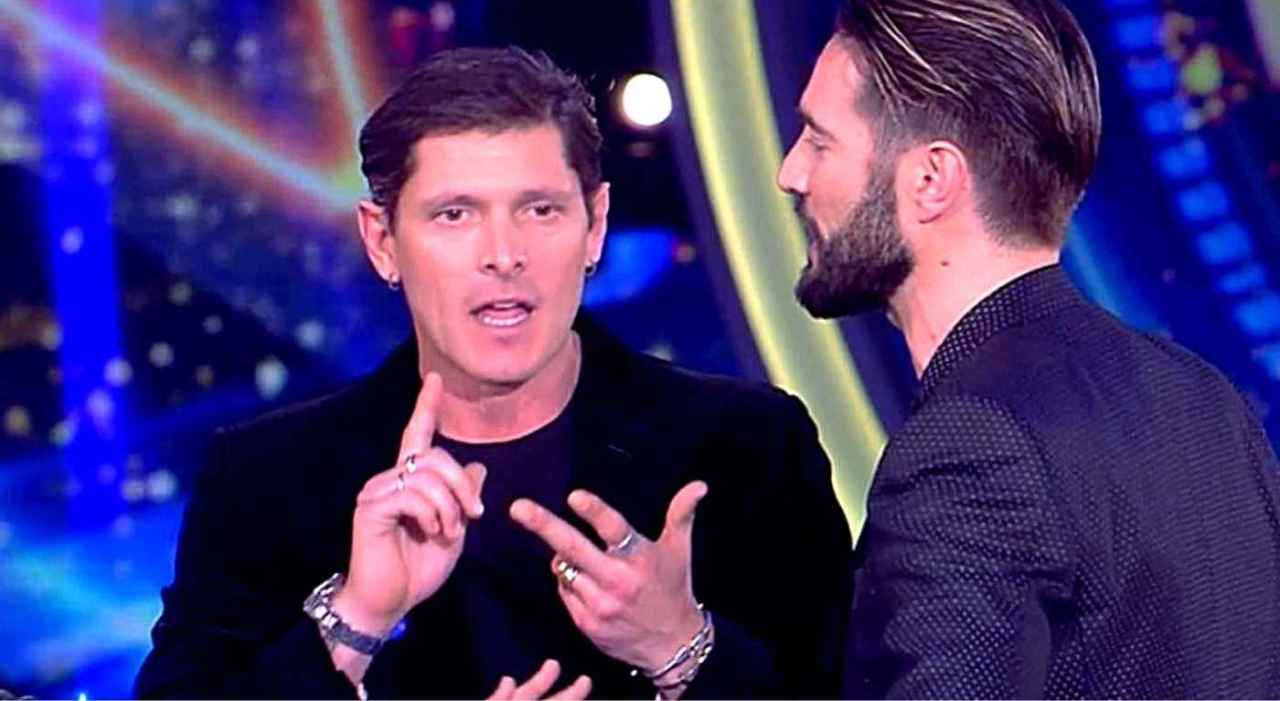 Belli contro Montano: “Le tue ex hanno più corna delle renne di Babbo Natale”