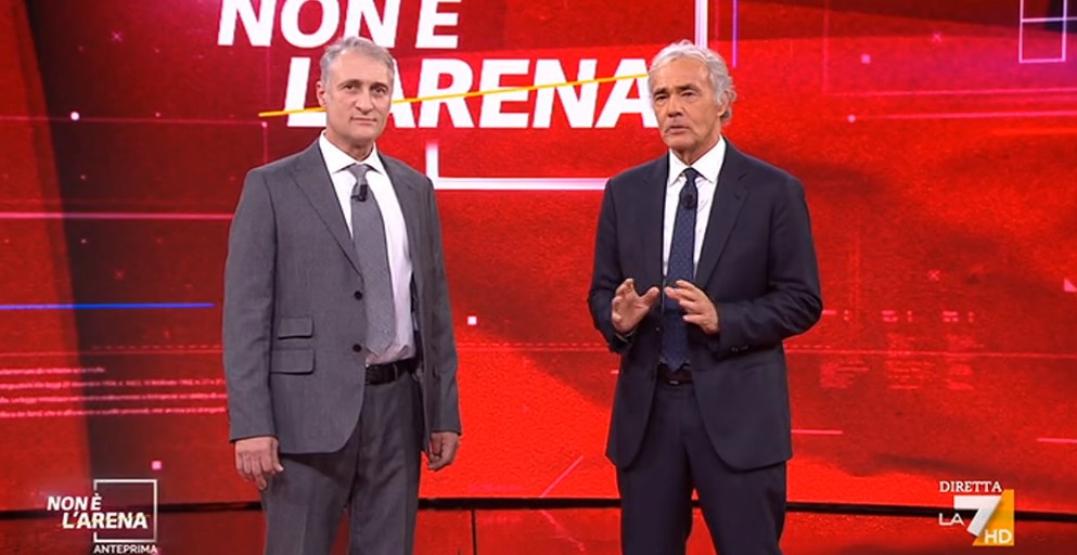 Provò a vaccinarsi con il braccio di silicone, ecco che fine ha fatto