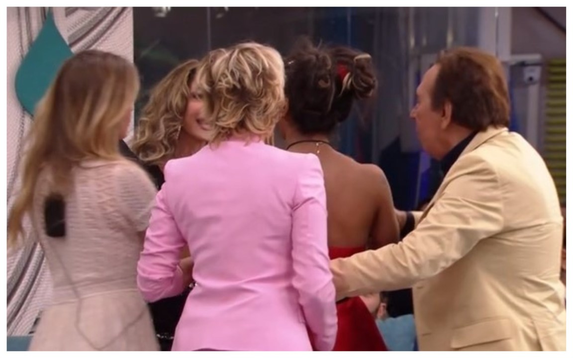 “GF Vip”, rissa in diretta tra la principessa Lulù e Maria Monsè: “Pazza”, “Iena”