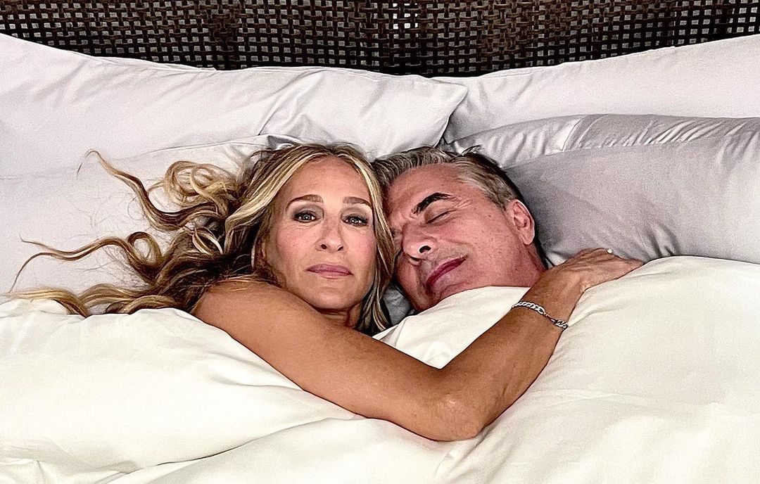 “Sex and the City”, l’attore che interpreta Mr. Big accusato di molestie sessuali