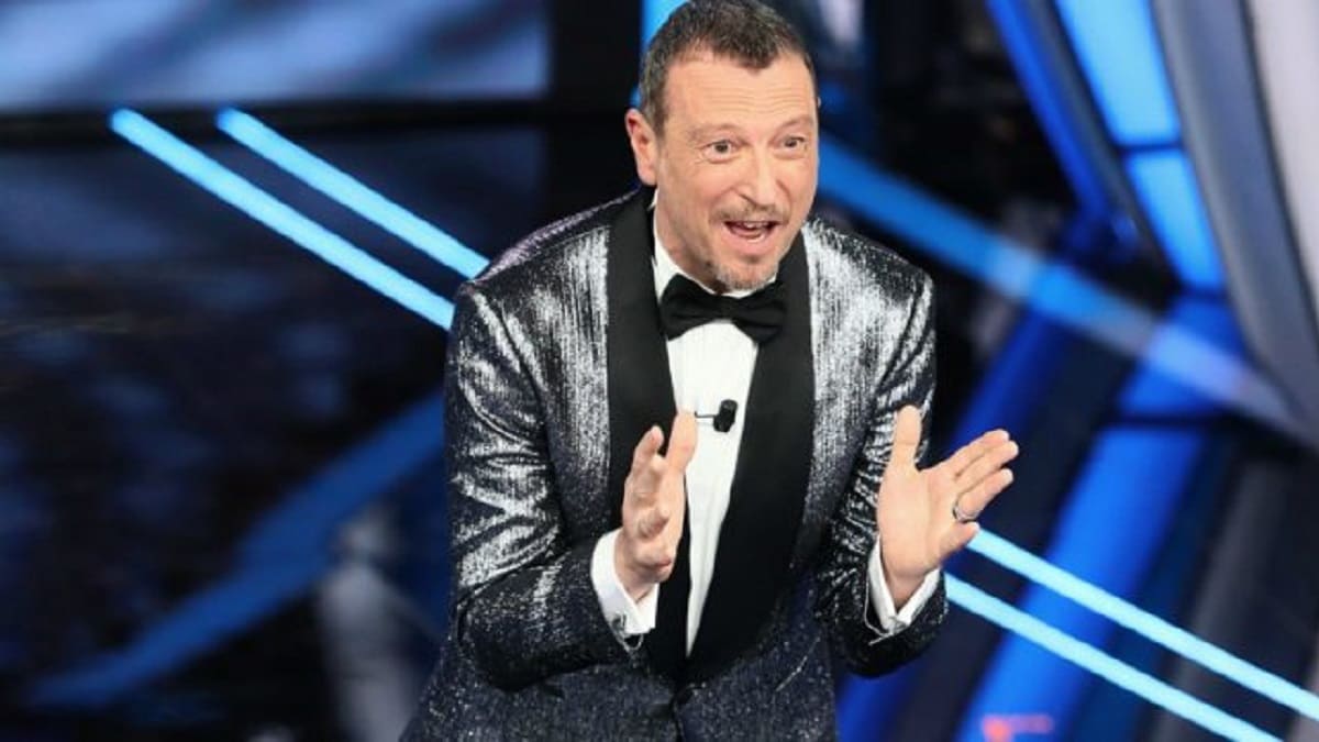 Amadeus in conferenza stampa: “Un piano B se prendo il Covid? Ecco la verità”