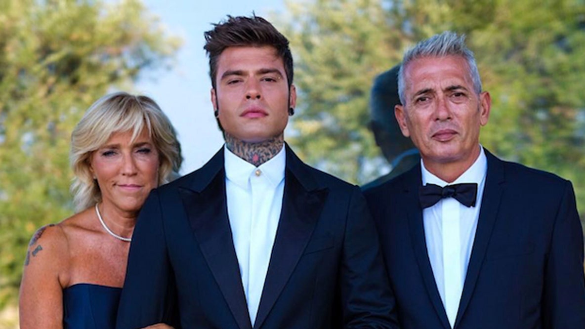 Fedez, la madre manager sventa un truffa ai danni del rapper