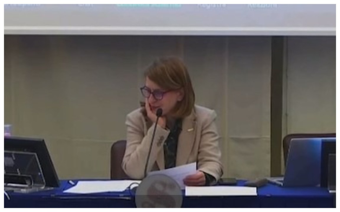 Attacco hacker durante il convegno in Senato: sullo schermo parte un film p0rno