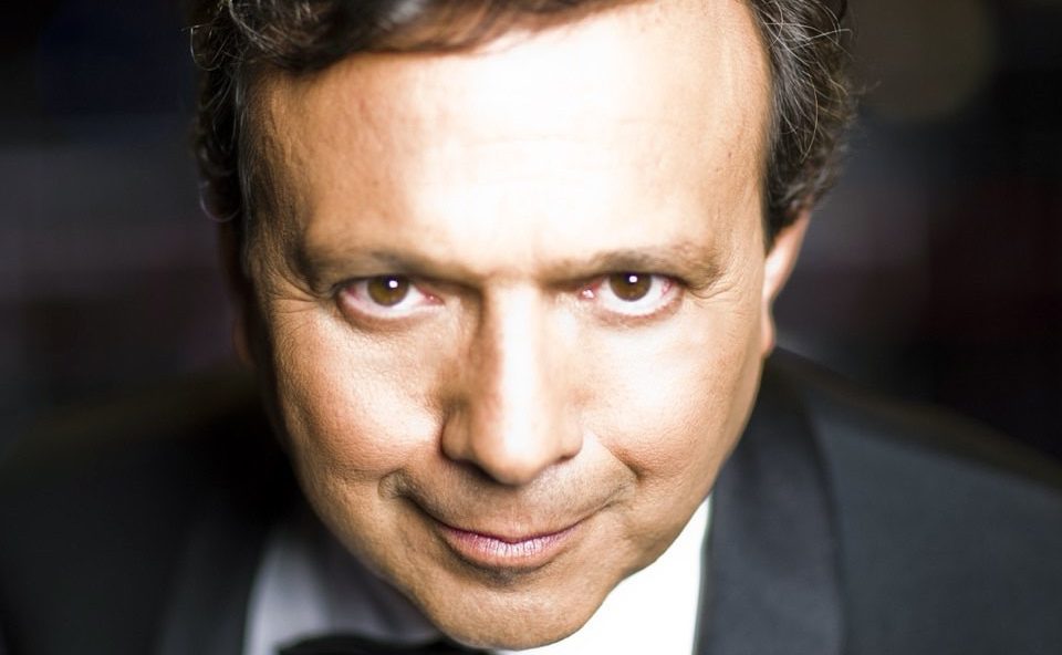 Chiambretti di nuovo positivo: due anni fa, il Covid si portò via la madre