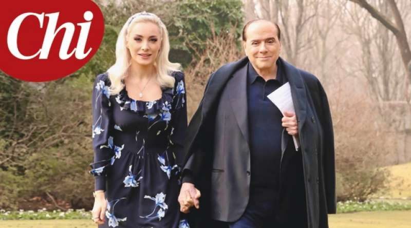 “Finalmente sto bene”, Berlusconi nel parco della villa di Arcore mano nella mano con la fidanzata