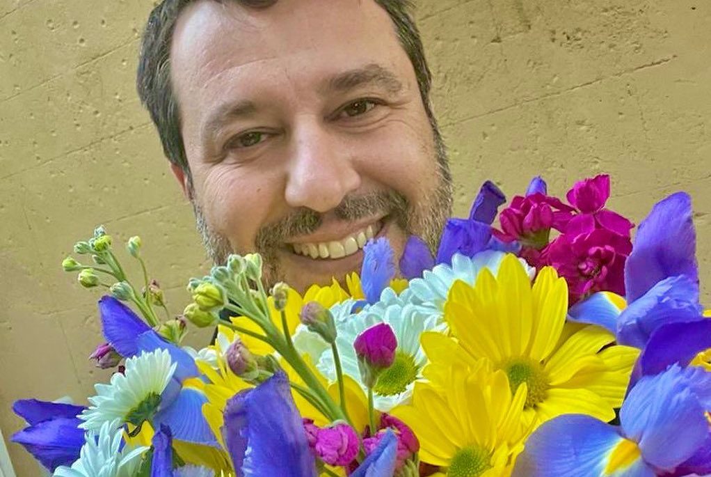 Salvini racconta la sua quarantena: “Cerco di non prendere chili e poto le piante”