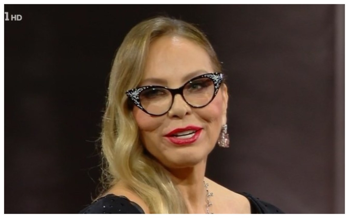 Sanremo 2022, Ornella Muti non convince: il suo spacco era troppo esagerato?