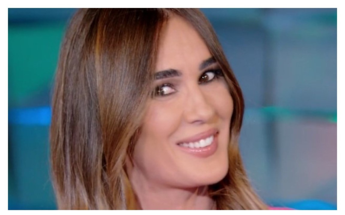 Silvia Toffanin mira a scalzare Maria De Filippi dal trono? “Manovre in casa Mediaset”