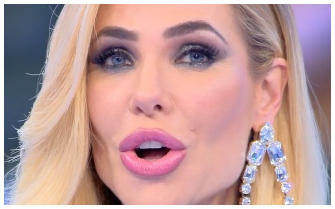 La confessione di Ilary Blasi: “Sono stata sgridata dagli autori dell’Isola”