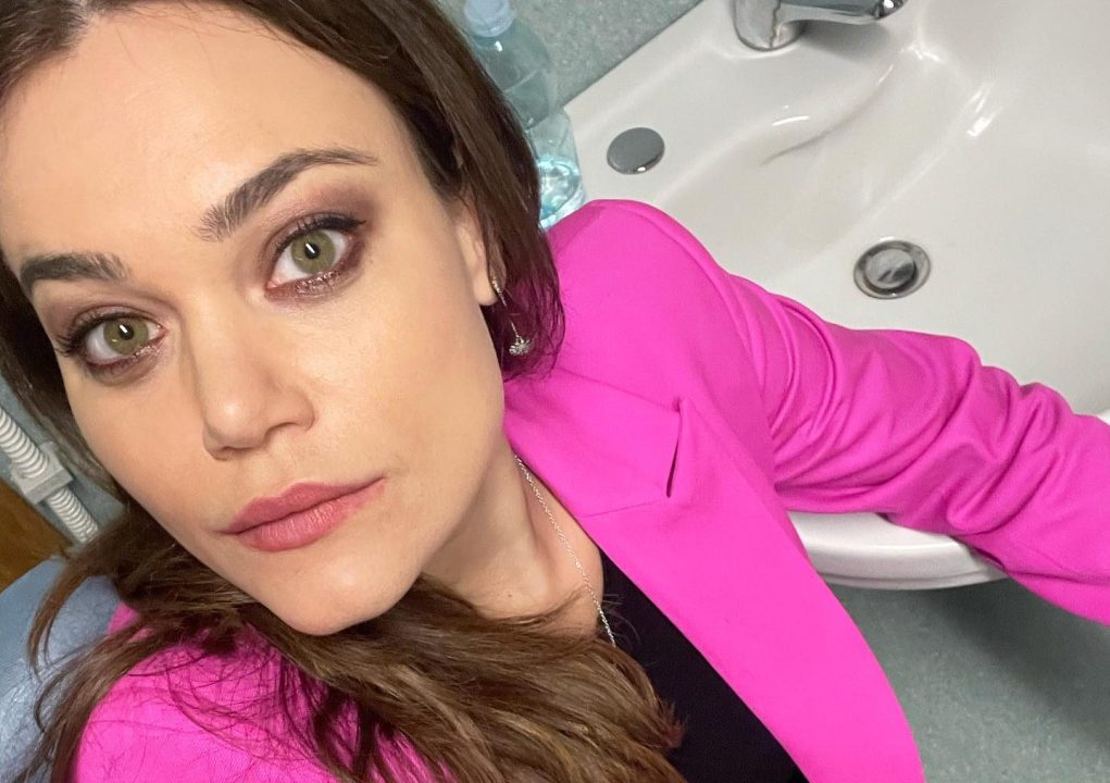 Romina Carrisi ha un nuovo fidanzato: “Ha 52 anni e lavora in Rai”