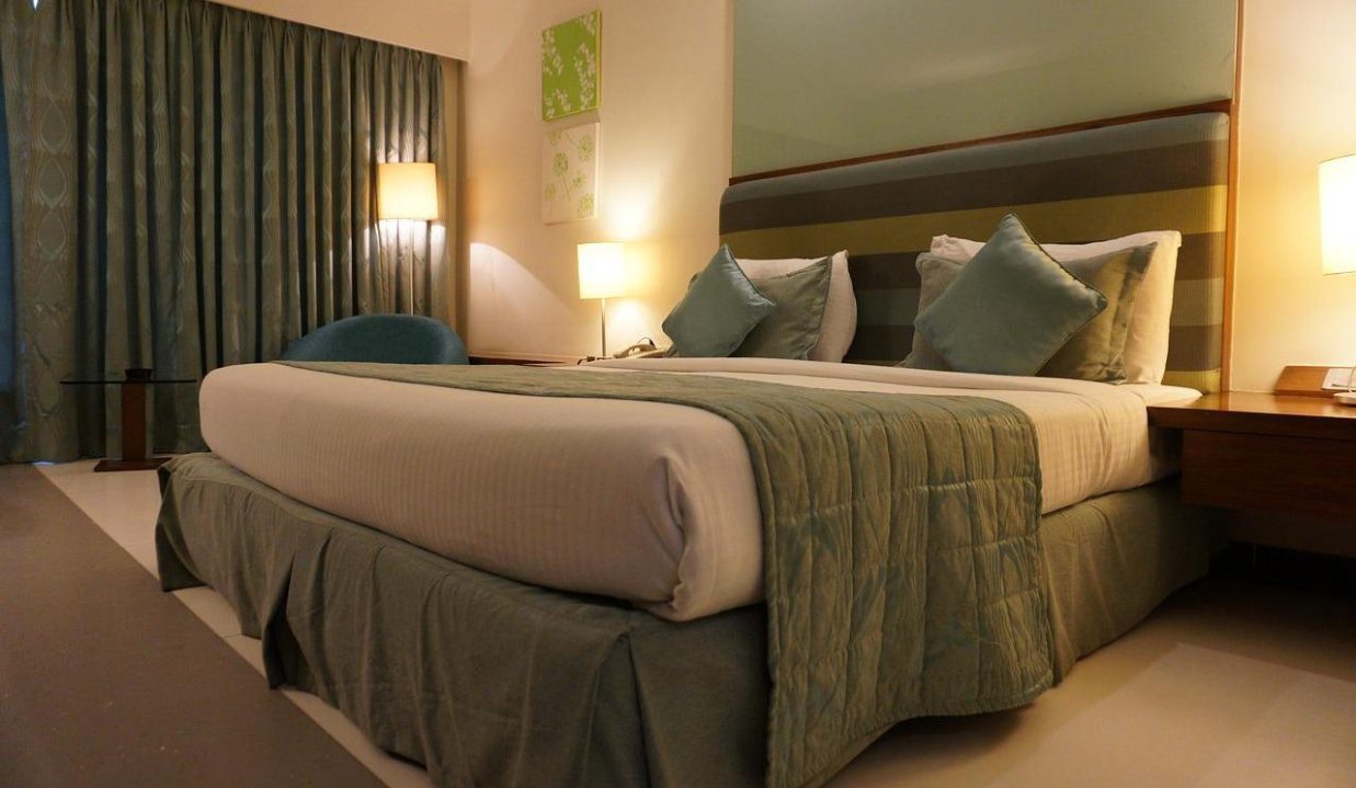 Positivo al Covid va in hotel con l’amante: denunciato