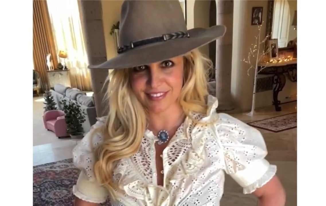 Britney Spears senza veli sui social, Sara Tommasi: “Non sta bene, va aiutata”