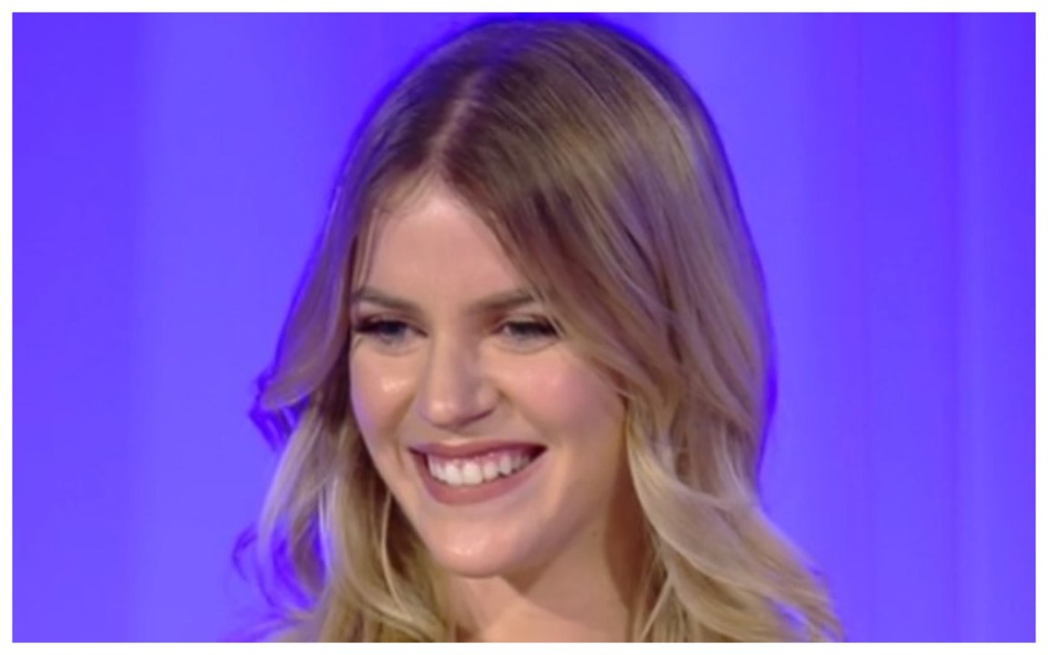 Sara Croce, incidente h0t al “Maurizio Costanzo Show” – Video