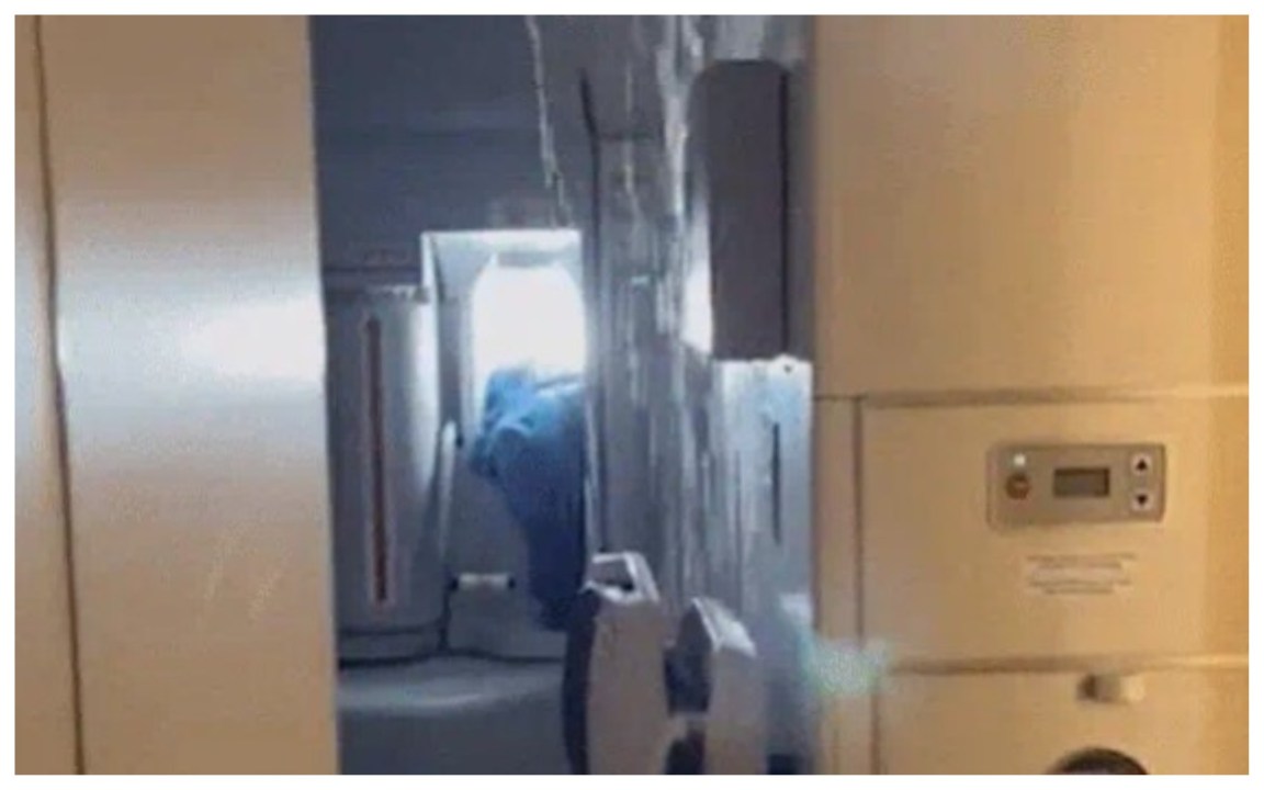 Aereo si allaga a 9mila metri d’altezza: “C’erano persone che recitavano l’Ave Maria”