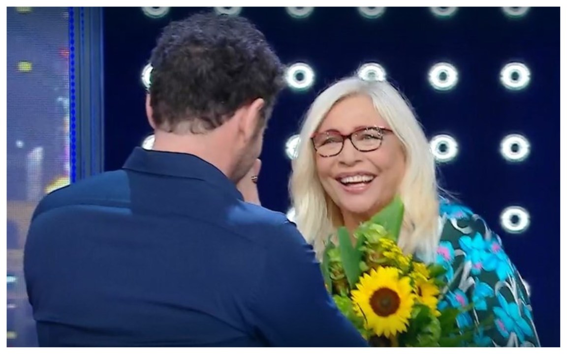 Alberto Matano in lacrime per la sorpresa di Mara Venier che officerà le sue nozze