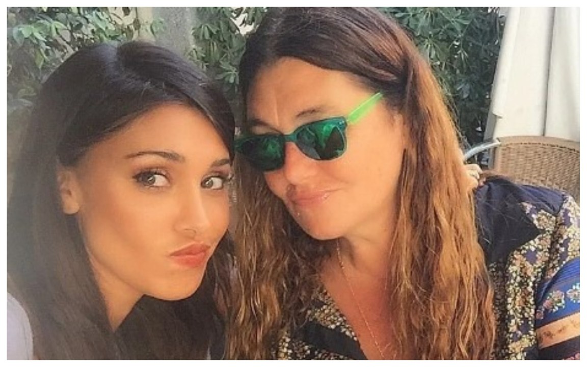 “Ha fatto una figlia con un altro con leggerezza”, la madre di Belen replica così alla hater