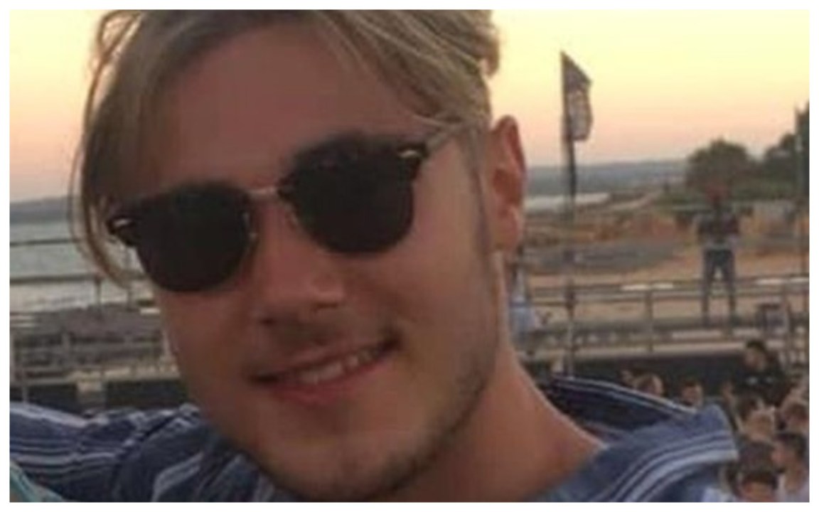 Scende dall’elicottero per farsi un selfie e muore decapitato