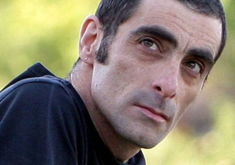 Il cameriere-scrittore: “I giovani non sono fancazzisti, il problema sono gli stipendi ridicoli”