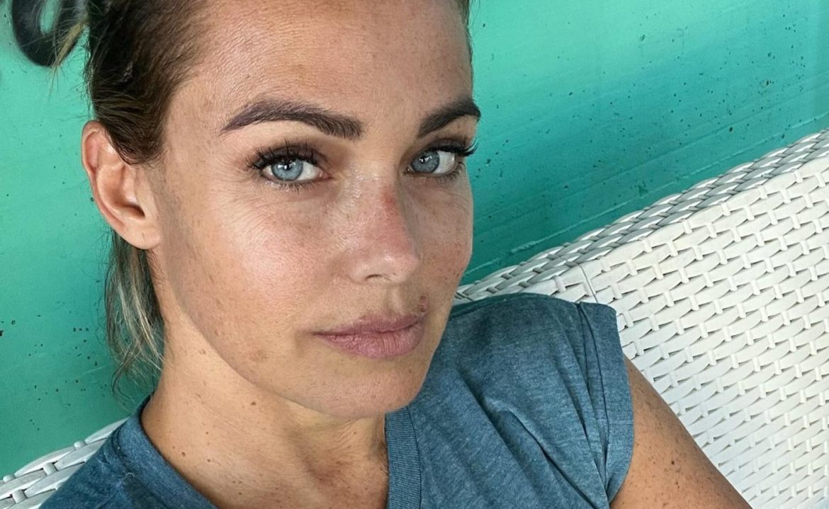 Sonia Bruganelli furiosa per la carta di credito bloccata: ”Ho 6 conti”