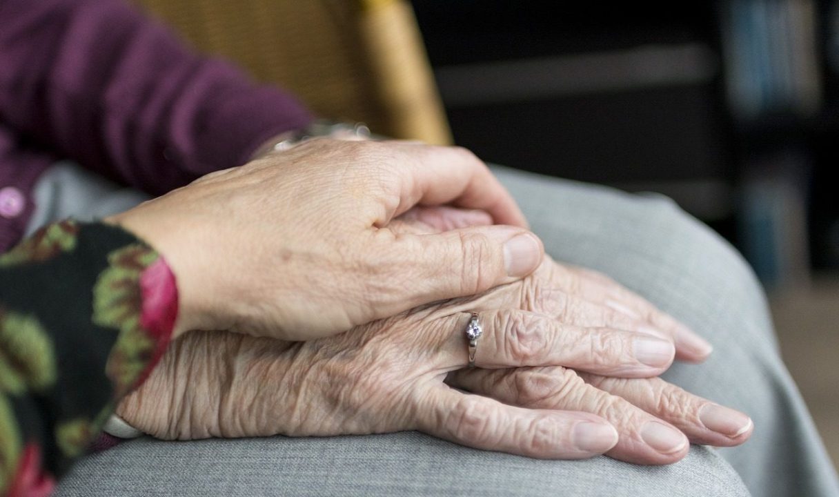 94enne divorzia dalla moglie e si innamora di una 87enne: a breve i fiori d’arancio￼