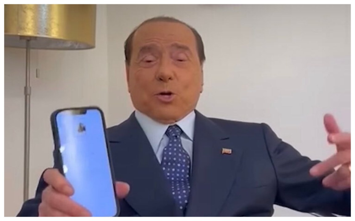 Berlusconi, esordio record su TikTok: il leader di Forza Italia racconta una barzelletta su se stesso