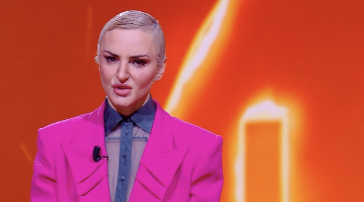 Arisa commuove a “Le Iene”: “Mi vergogno sempre di quello che sono o che faccio”