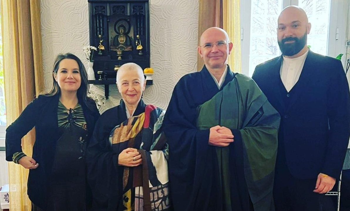 Melissa Panarello si è sposata in un tempio zen: è in attesa del secondo figlio