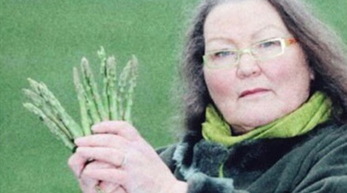 Donna predice il futuro attraverso gli asparagi: ecco cosa ci aspetta per il 2023