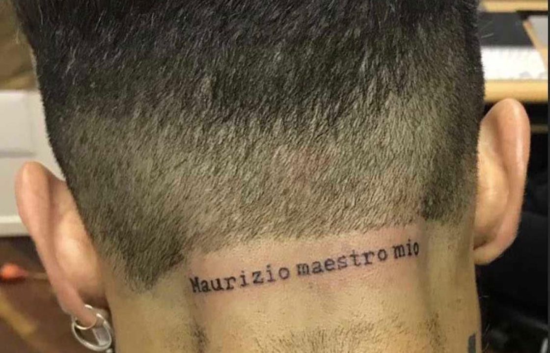 Fabrizio Corona, cosa si è fatto tatuare sulla nuca per omaggiare Maurizio Costanzo