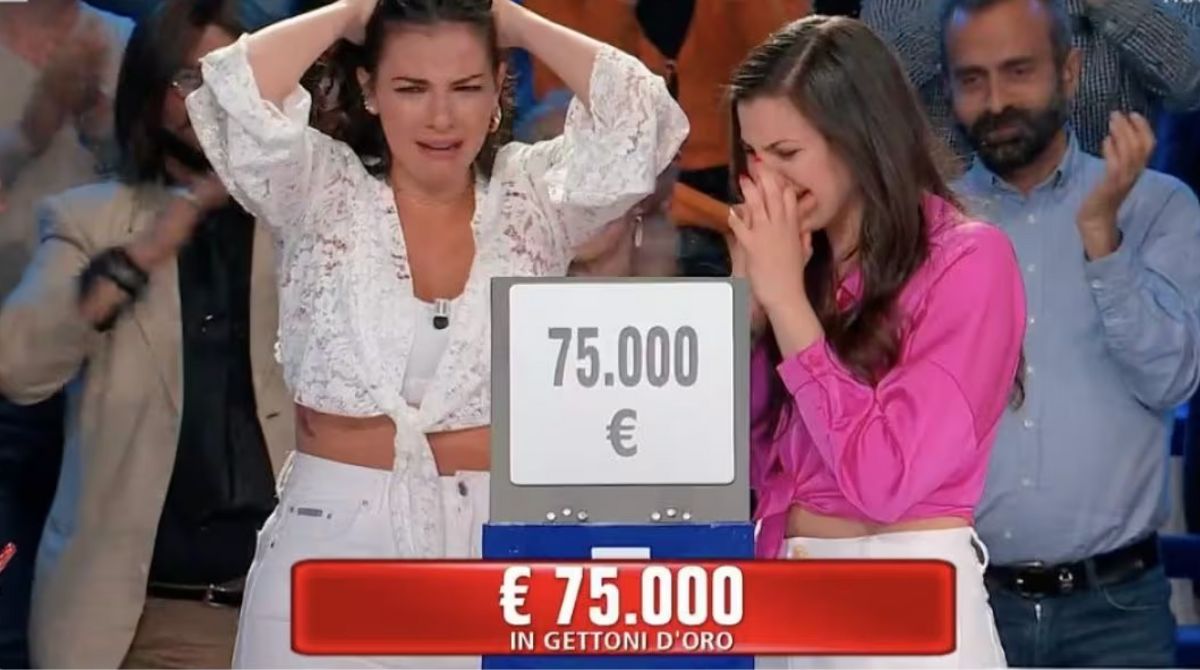 “Affari tuoi”, vince 75mila euro e “dedica” la vittoria a chi la bullizzava