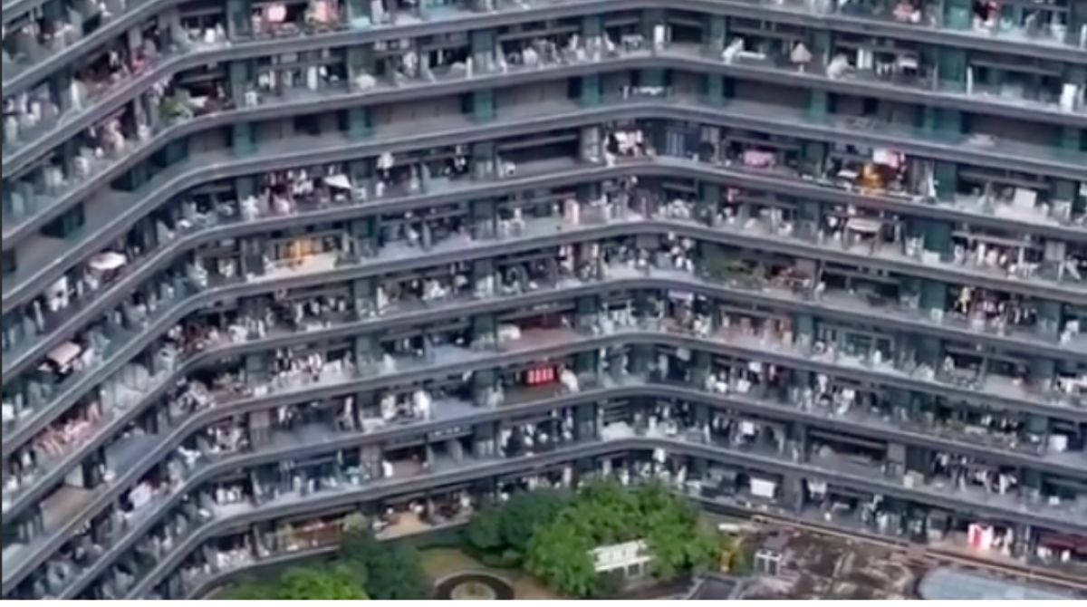 Il maxi condominio che ospita 20 mila persone su 39 piani: ecco dove si trova