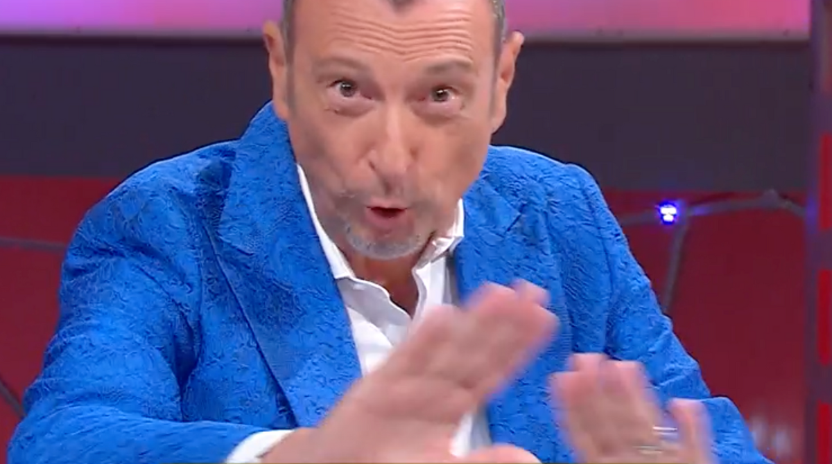 Sanremo 2024, Amadeus detta le regole: ecco i colori vietati sul palco