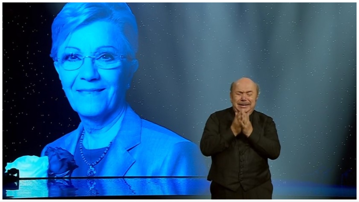 “Ballando con le stelle”, Lino Banfi celebra la moglie Lucia e scoppia in un pianto dirotto