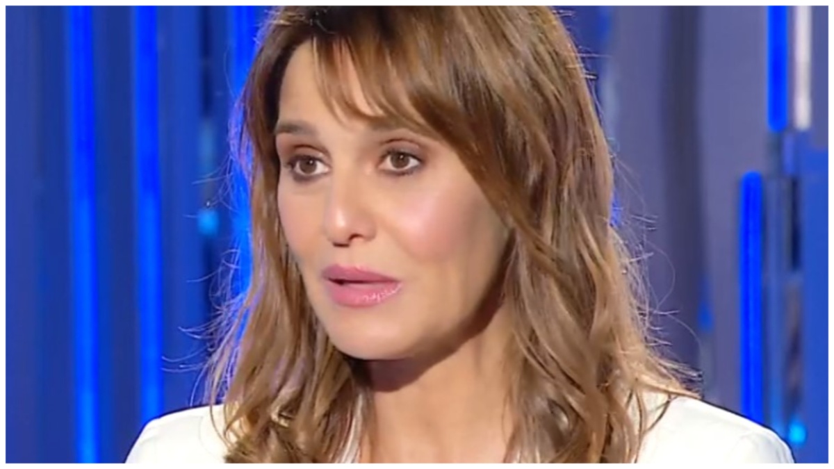 Paola Cortellesi: “Uso l’umorismo come autodifesa, papà era la mia luce”