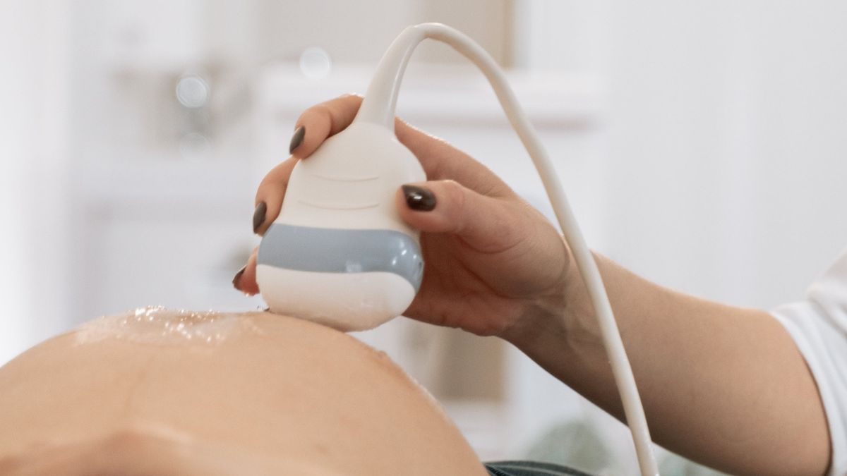 Scopre di essere in dolce attesa durante la transizione: “Marco è al quinto mese”