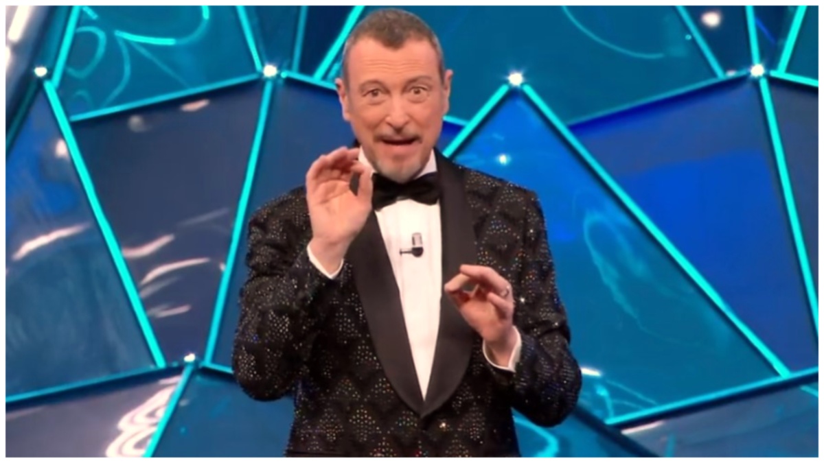 Geolier in testa alla classifica provvisoria, Amadeus bacchetta il pubblico che fischia