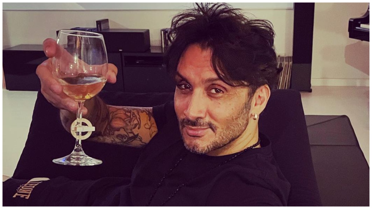 Fabrizio Moro vuota il sacco su depressione, alcol e droga: “Mi ha salvato mio figlio”