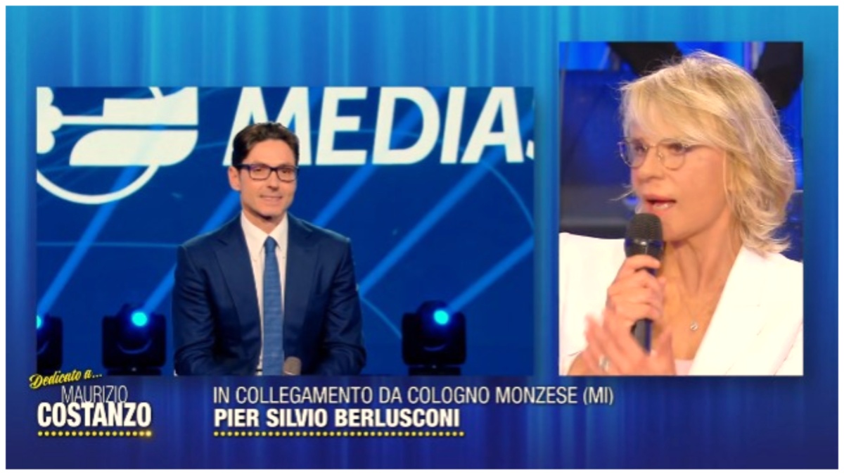 Pier Silvio Berlusconi e la proposta a Fabio Fazio durante il ricordo di Costanzo: “Vieni da noi”