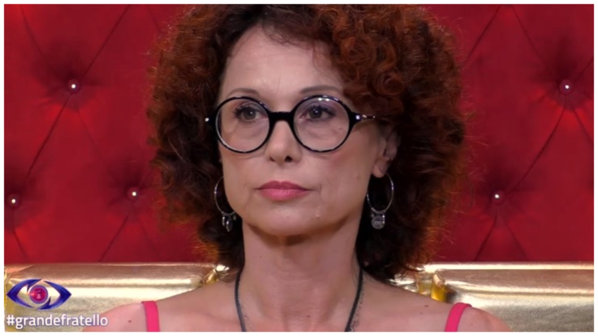 Beatrice Luzzi, la confessione al “Grande Fratello”: “Sono casta da anni”