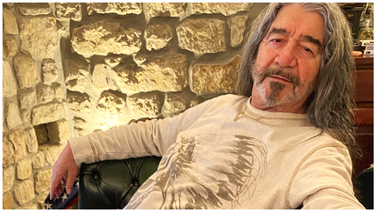 Drupi: “Non mi taglio i capelli da 10 anni. Le canzoni di Annalisa non mi emozionano”