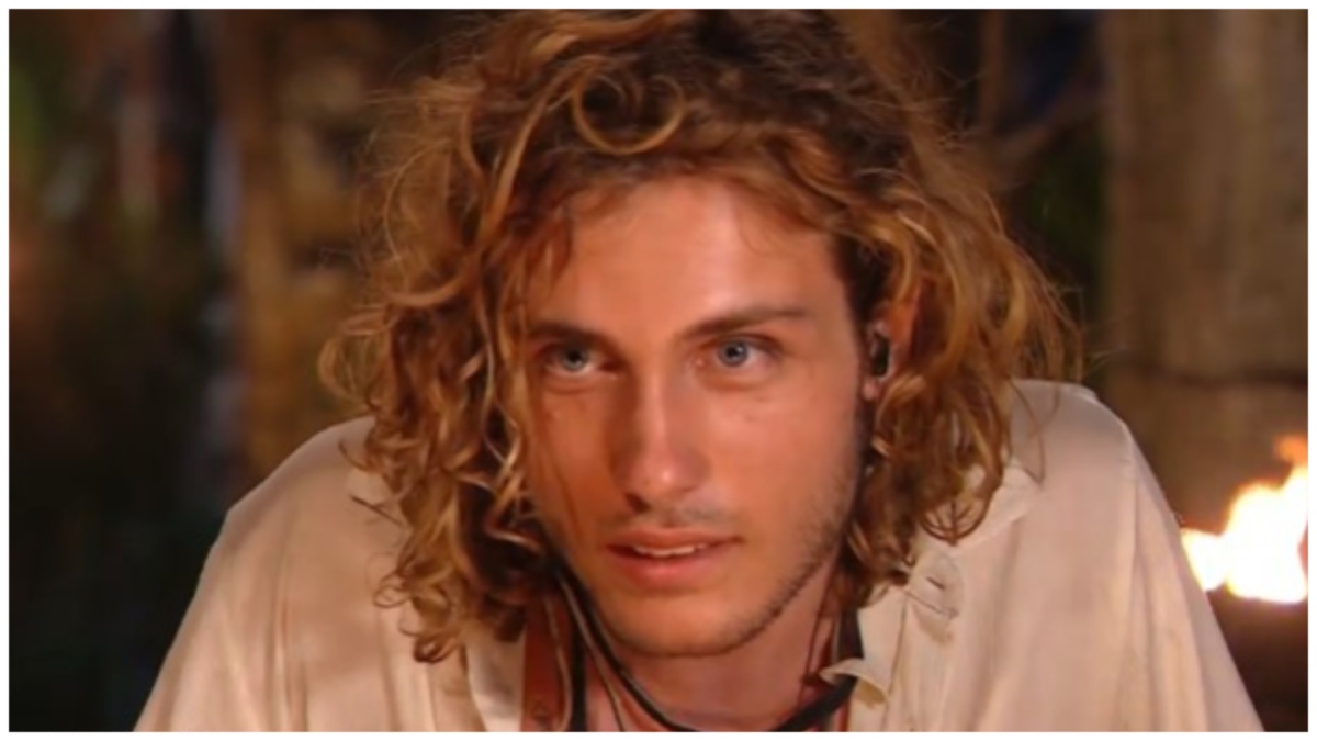 Isola dei Famosi, Pietro attacca la produzione in diretta: “Non siamo carne da macello”