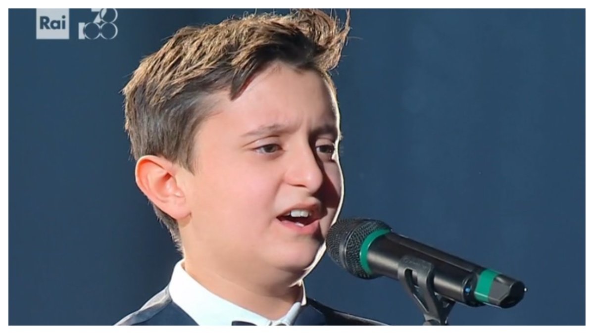 The Voice Kids 3, Francesco Maugeri vola in finale con “La rondine” di Mango – Video