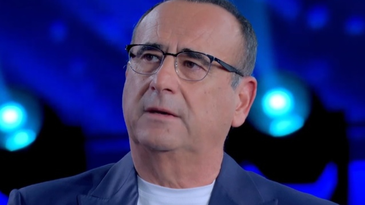 Carlo Conti a “Verissimo”: “Mio padre è morto quando avevo 18 mesi”