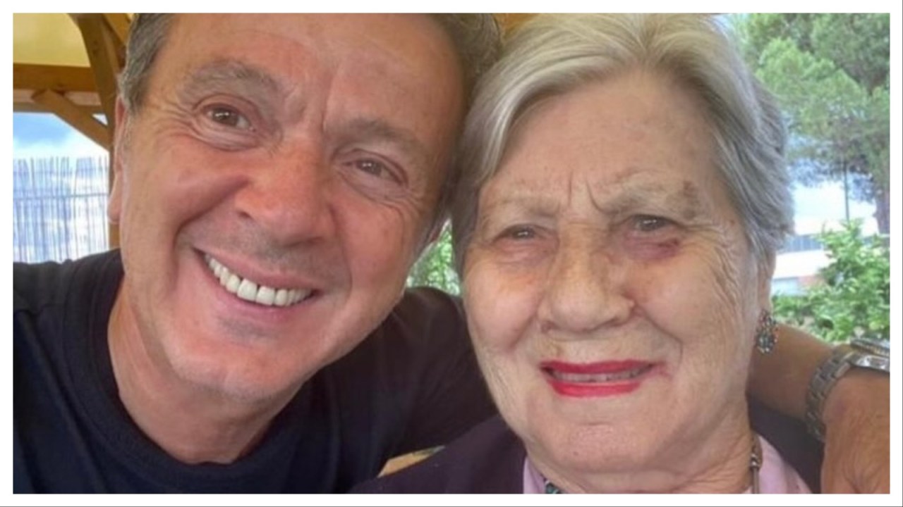 Pupo dice addio a mamma Irene: “Una parte di me è volata in cielo”